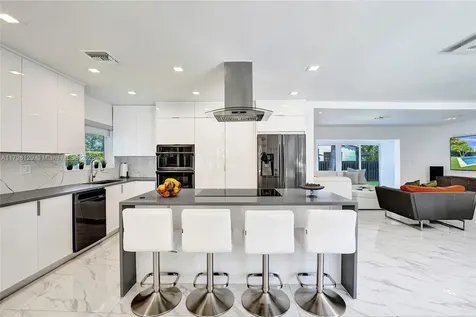 626 S 13th Avenue Hollywood FL 33019