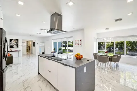 626 S 13th Avenue Hollywood FL 33019