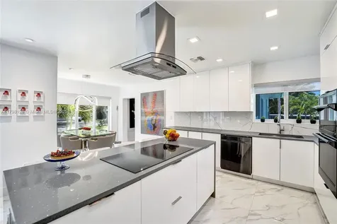 626 S 13th Avenue Hollywood FL 33019