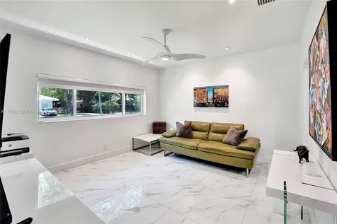 626 S 13th Avenue Hollywood FL 33019