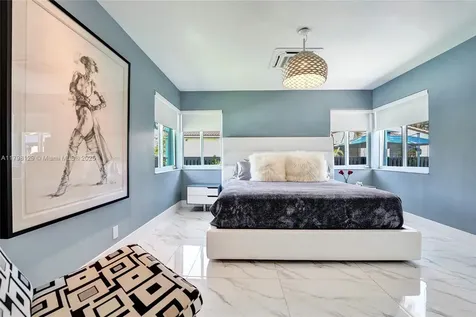 626 S 13th Avenue Hollywood FL 33019