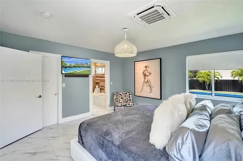 626 S 13th Avenue Hollywood FL 33019