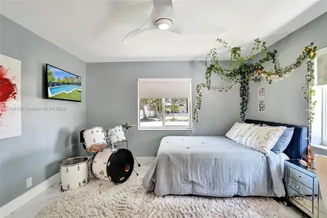 626 S 13th Avenue Hollywood FL 33019