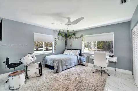 626 S 13th Avenue Hollywood FL 33019