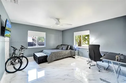 626 S 13th Avenue Hollywood FL 33019