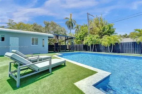 626 S 13th Avenue Hollywood FL 33019