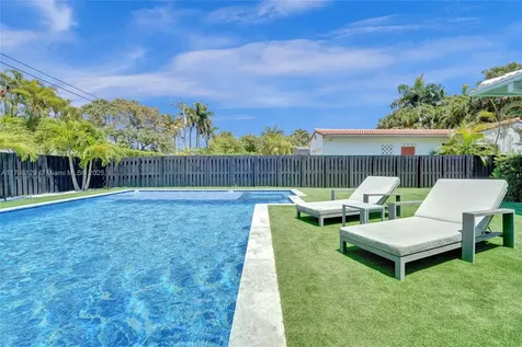626 S 13th Avenue Hollywood FL 33019