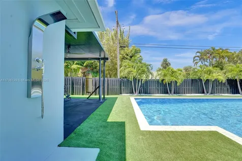 626 S 13th Avenue Hollywood FL 33019