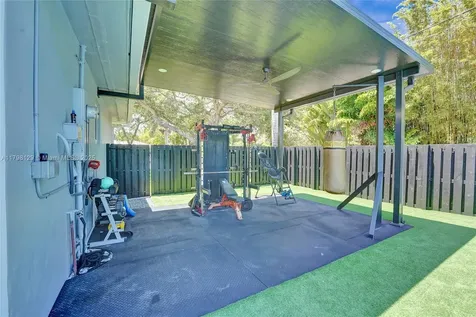 626 S 13th Avenue Hollywood FL 33019