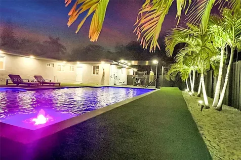 626 S 13th Avenue Hollywood FL 33019
