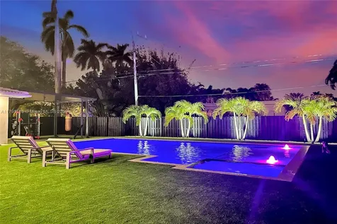 626 S 13th Avenue Hollywood FL 33019