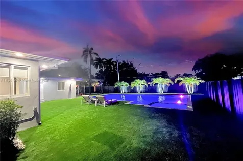 626 S 13th Avenue Hollywood FL 33019