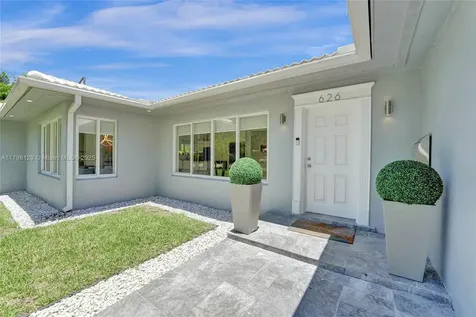 626 S 13th Avenue Hollywood FL 33019