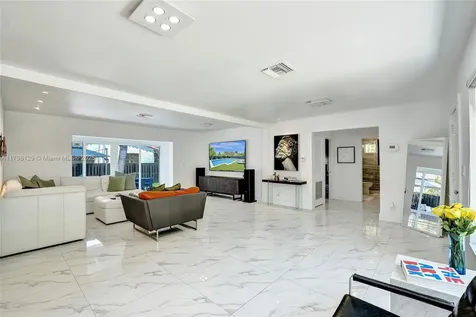 626 S 13th Avenue Hollywood FL 33019