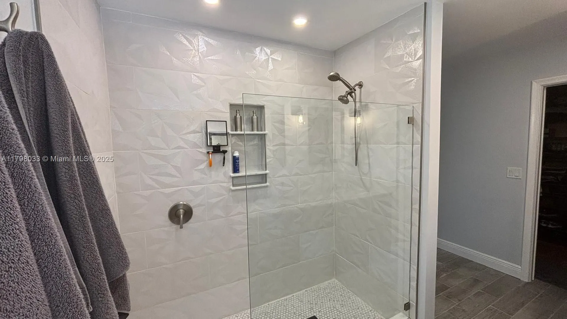 2230 N 50th Avenue Hollywood FL 33021