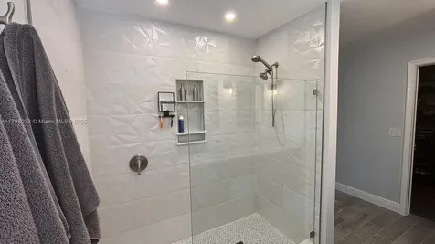 2230 N 50th Avenue Hollywood FL 33021