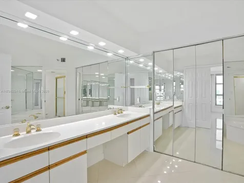 3530 Mystic Pointe Drive Aventura FL 33180