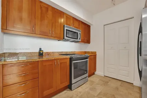 1745 E Hallandale Beach Boulevard Hallandale Beach FL 33009