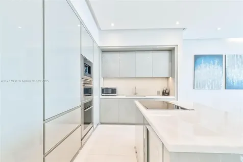 18975 Collins Avenue Sunny Isles Beach FL 33160