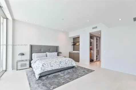 18975 Collins Avenue Sunny Isles Beach FL 33160
