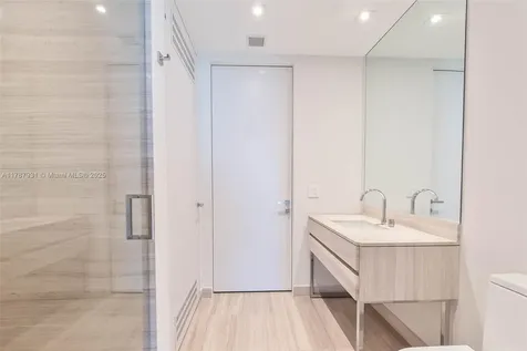 18975 Collins Avenue Sunny Isles Beach FL 33160