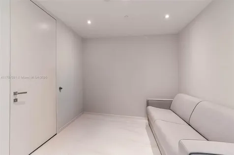 18975 Collins Avenue Sunny Isles Beach FL 33160