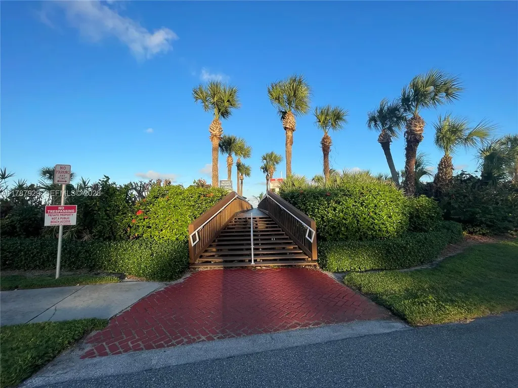 5047 N Highway A1a Hutchinson Island FL 34949