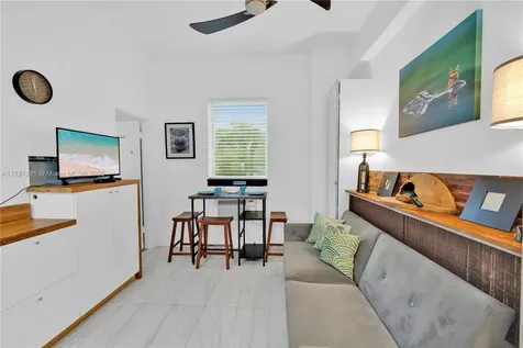 255 W 24th Street Miami Beach FL 33140