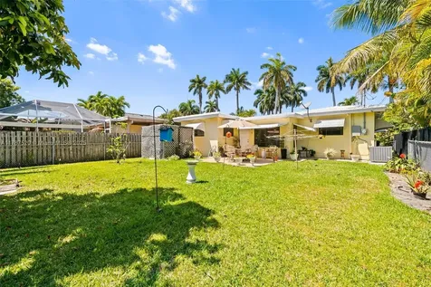 1042 Lincoln Street Hollywood FL 33019