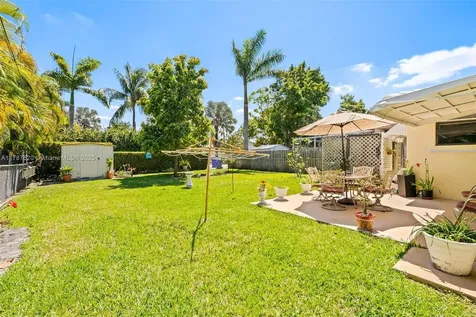 1042 Lincoln Street Hollywood FL 33019