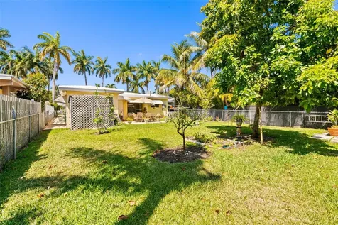 1042 Lincoln Street Hollywood FL 33019