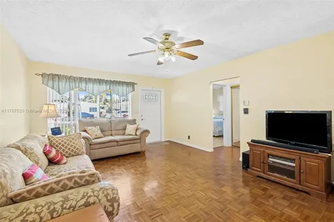 1042 Lincoln Street Hollywood FL 33019