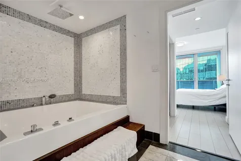 200 Biscayne Boulevard Way Miami FL 33131