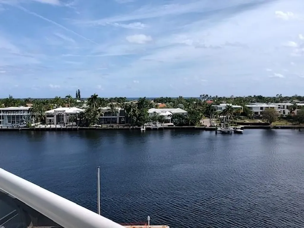 20515 E Country Club Drive Aventura FL 33180