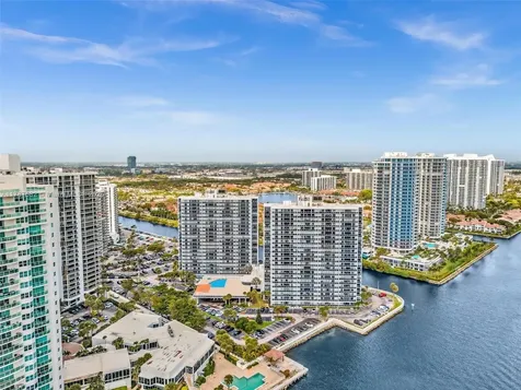 20515 E Country Club Drive Aventura FL 33180