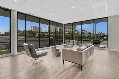 20515 E Country Club Drive Aventura FL 33180