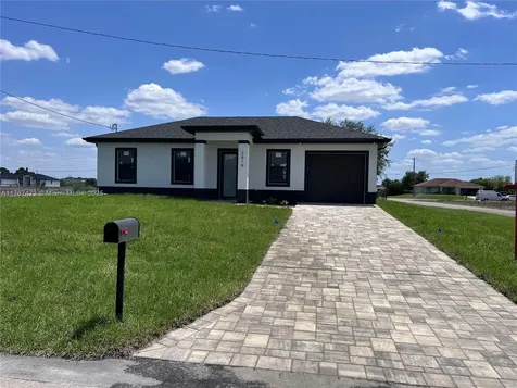 2819 18th Street SW Lehigh Acres FL 33976