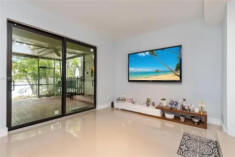 8956 Palm Tree Lane Pembroke Pines FL 33024