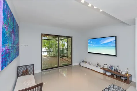 8956 Palm Tree Lane Pembroke Pines FL 33024