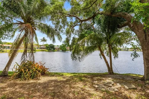 8956 Palm Tree Lane Pembroke Pines FL 33024
