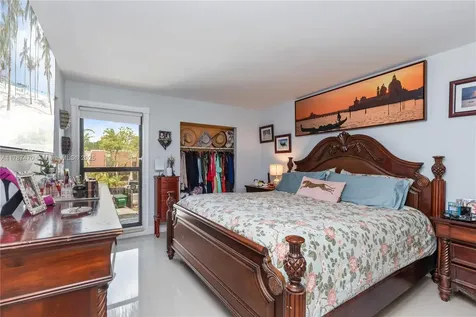 8956 Palm Tree Lane Pembroke Pines FL 33024