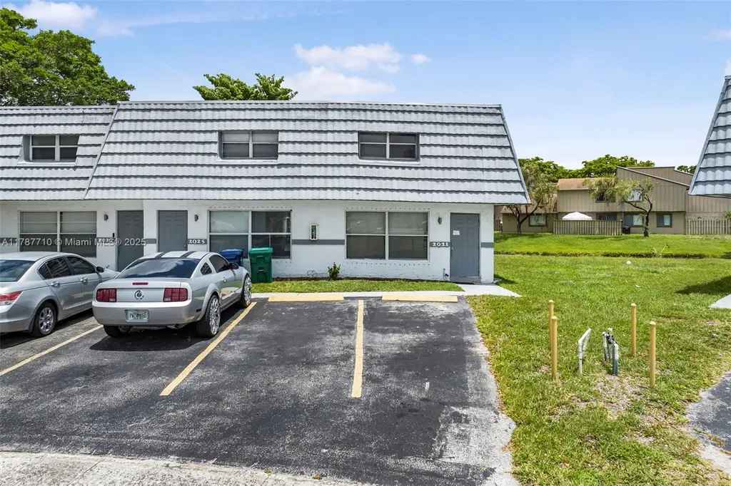 2021 NW 59th Terrace Lauderhill FL 33313