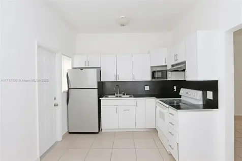2041 SW 7th Street Miami FL 33135