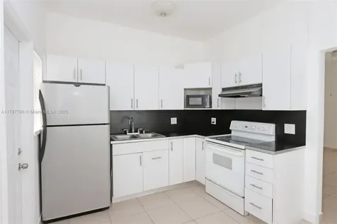 2041 SW 7th Street Miami FL 33135