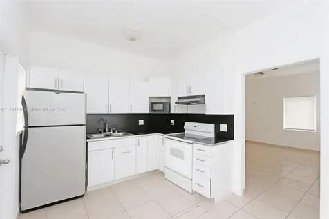 2041 SW 7th Street Miami FL 33135