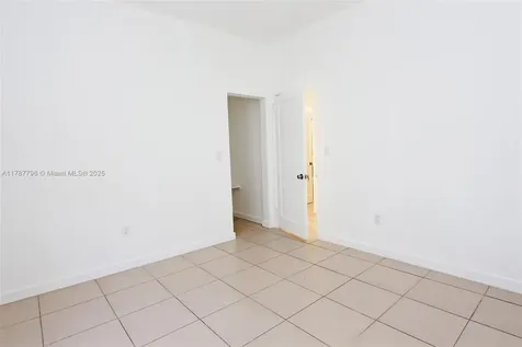 2041 SW 7th Street Miami FL 33135