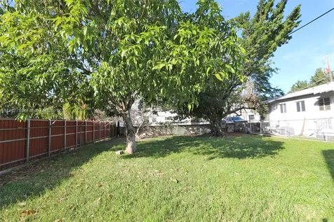 2041 SW 7th Street Miami FL 33135
