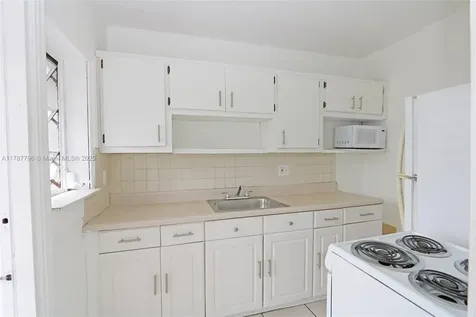 2041 SW 7th Street Miami FL 33135