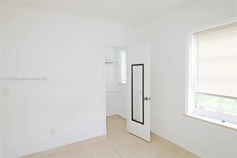 2041 SW 7th Street Miami FL 33135
