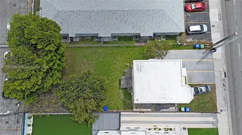 2041 SW 7th Street Miami FL 33135